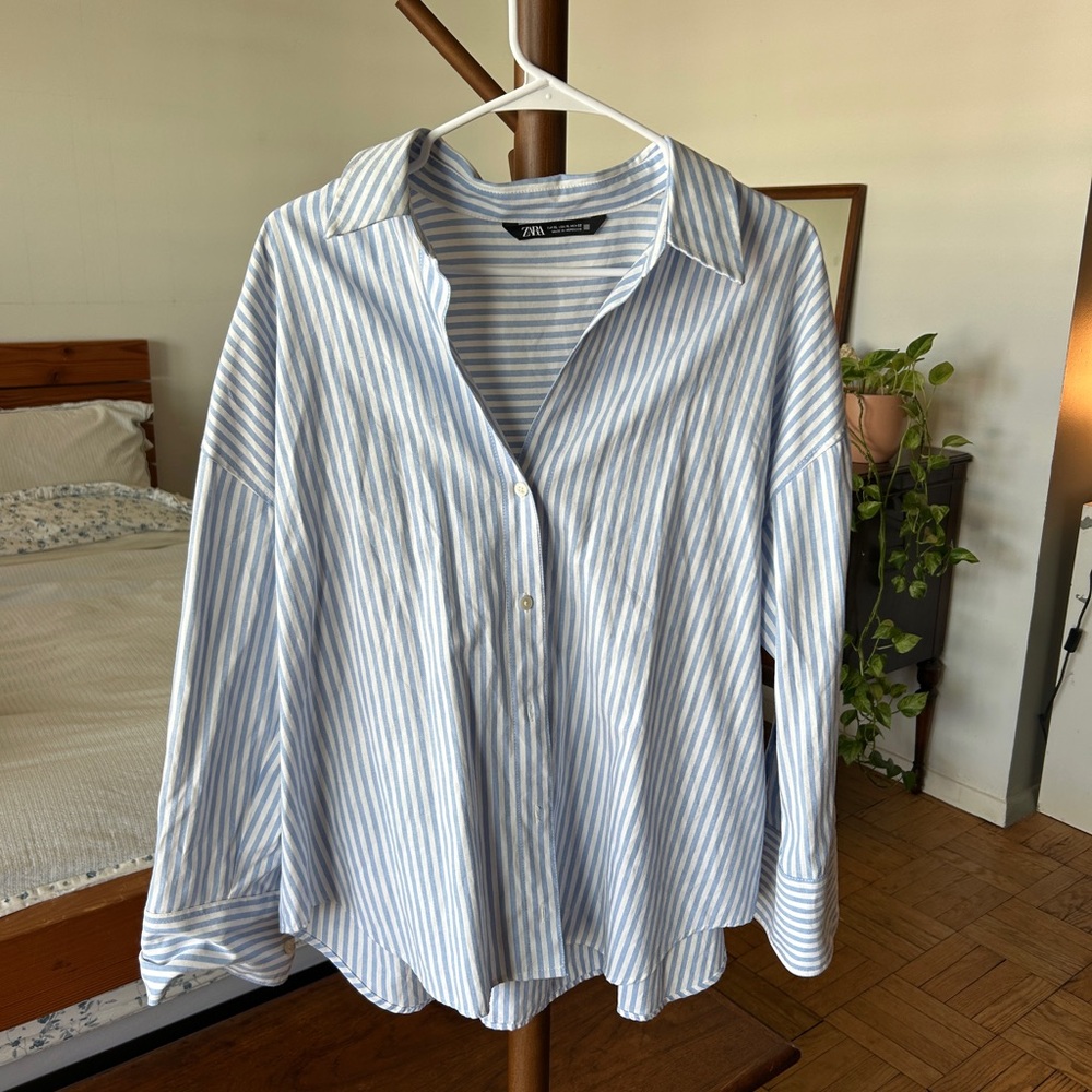 Zara Women's Blue and White Striped Button Down Shirt